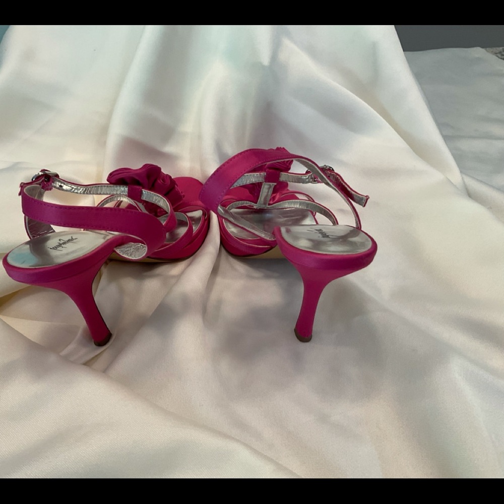 Sandals - Picture 2 of 4